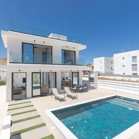Trinity Villa Paralimni Exterior photo