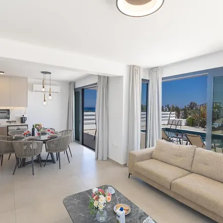 Trinity Villa Paralimni Exterior photo