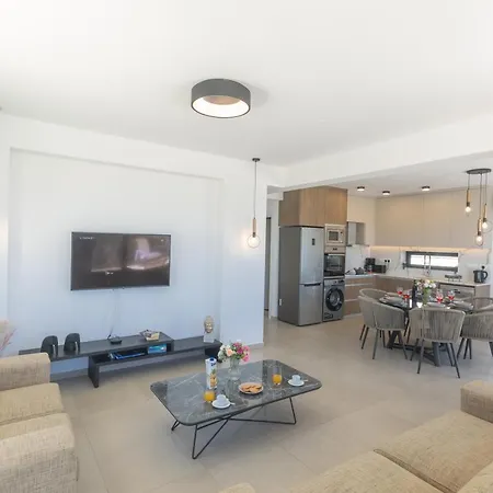 Trinity Villa Paralimni Exterior photo